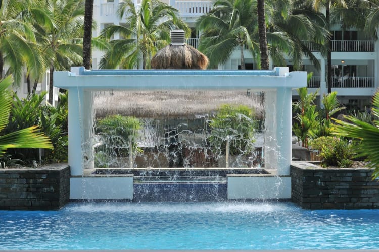 Pool water feature